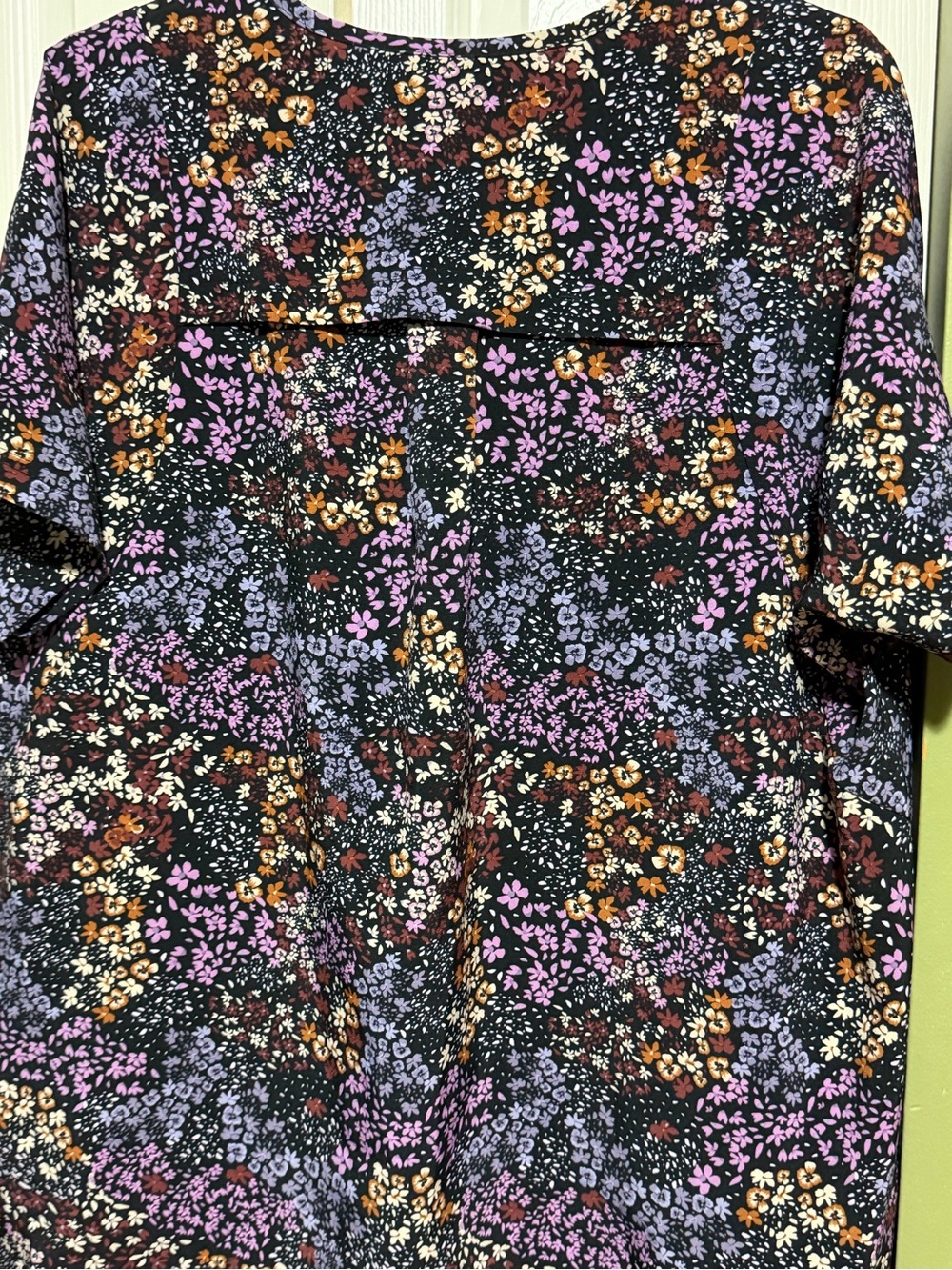 Carhartt Womens Scrub Top - Picture 4 of 7